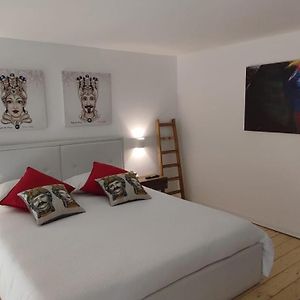 Camera con letto king size